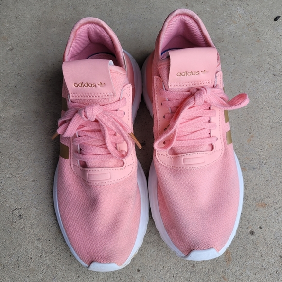 Adidas - Picture 2 of 3